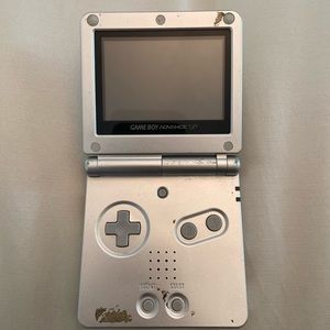 Nintendo game boy. COMES WITH KIM POSSIBLE GAME